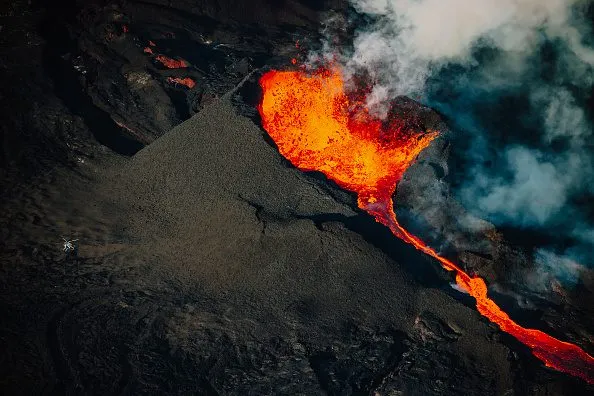 Exploring Earth's Giants: Volcanoes, Supervolcanoes, and the Colossal Tamu Massif