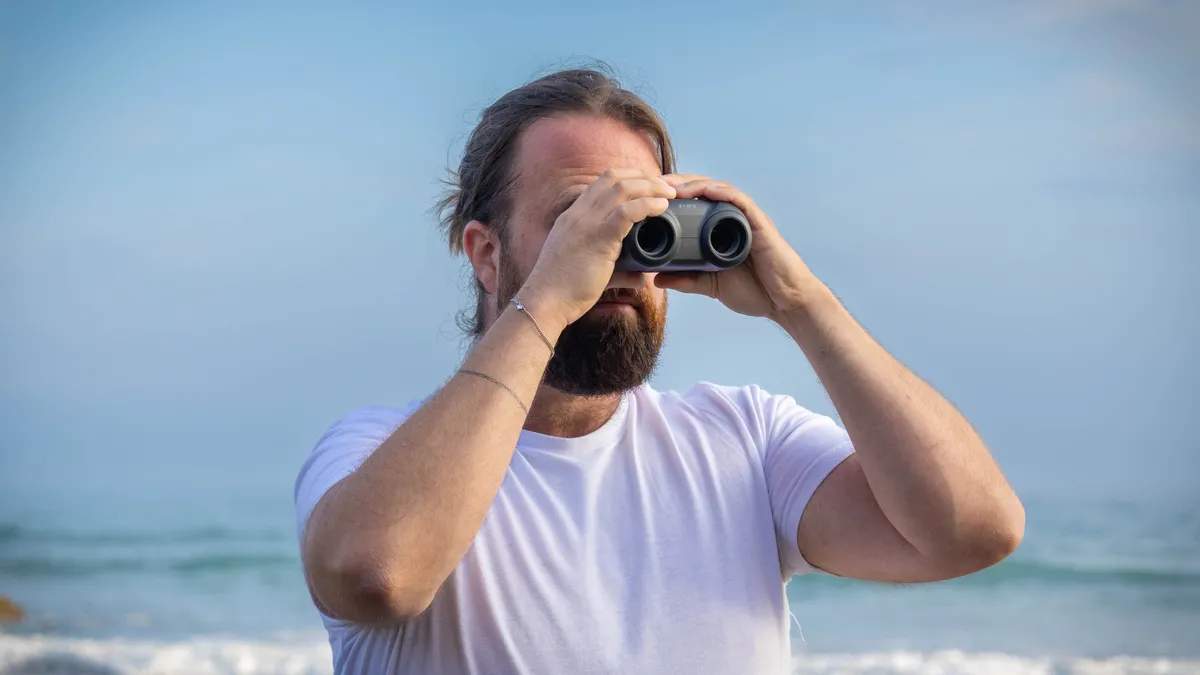 The Best Image-Stabilized Binoculars for Astronomy and Wildlife