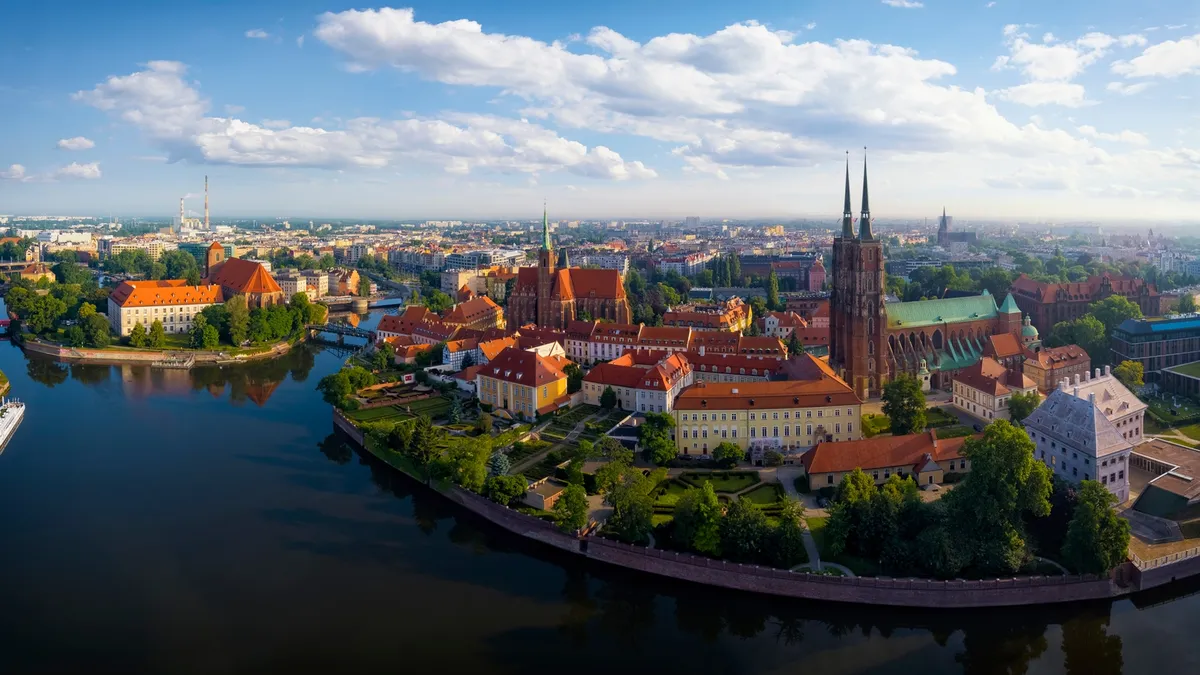 Poland's Economic Surge: An Investor's Look at the iShares MSCI Poland ETF (EPOL)