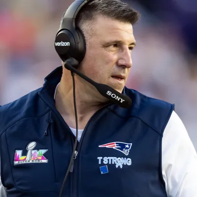 Patriots Coach Mike Vrabel Steps Away Amidst Release of Intimate Photos