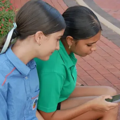 Students Highlight Loopholes in Australia's Social Media Ban, Leading to Cyberbullying Concerns