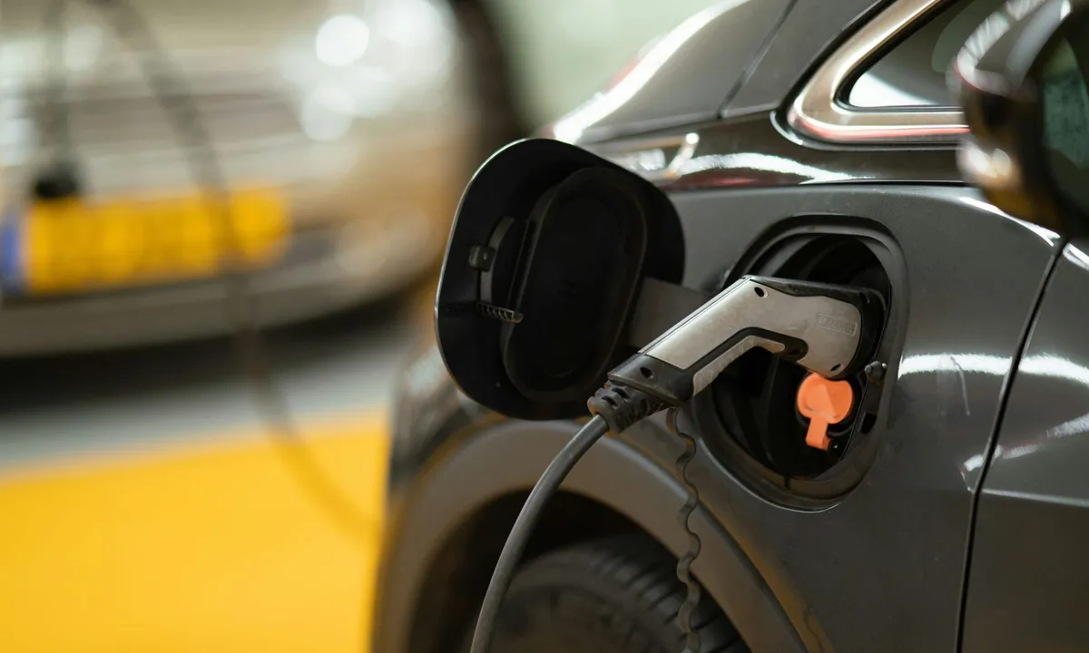 Chinese Researchers Unveil Solid-State Battery with Ultra-Fast Charging Potential