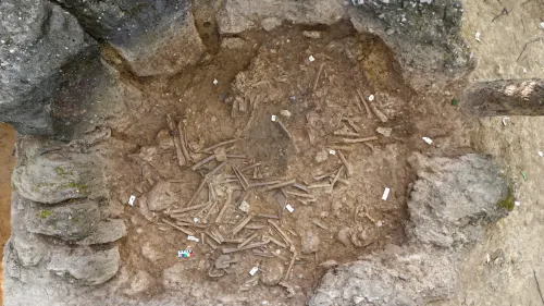 Ancient Laos 'Death Jar' Discovery and Promising Asthma Drug for Cancer Treatment Headline Science News