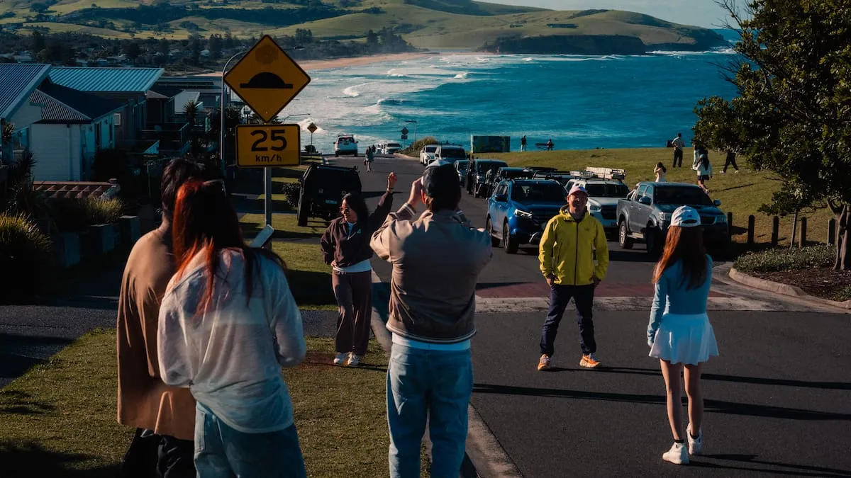 Tasman Drive in Gerringong Becomes Viral Tourist Hotspot, Sparking Resident Concerns