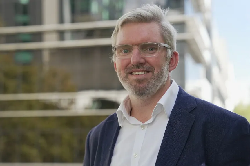 Australians Showing Reduced Mobility in Jobs and Housing, Economic Data Indicates