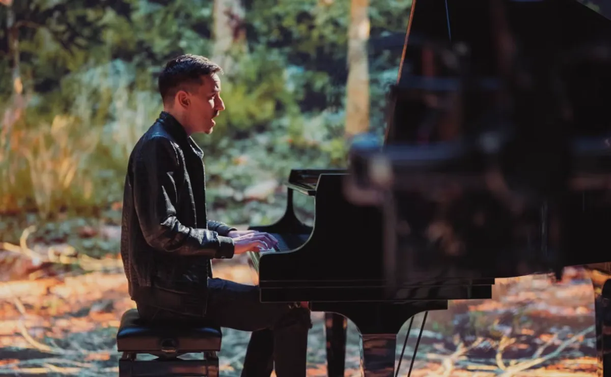 Carl Moon Ignites Social Media with "Dragon" Music Video Release