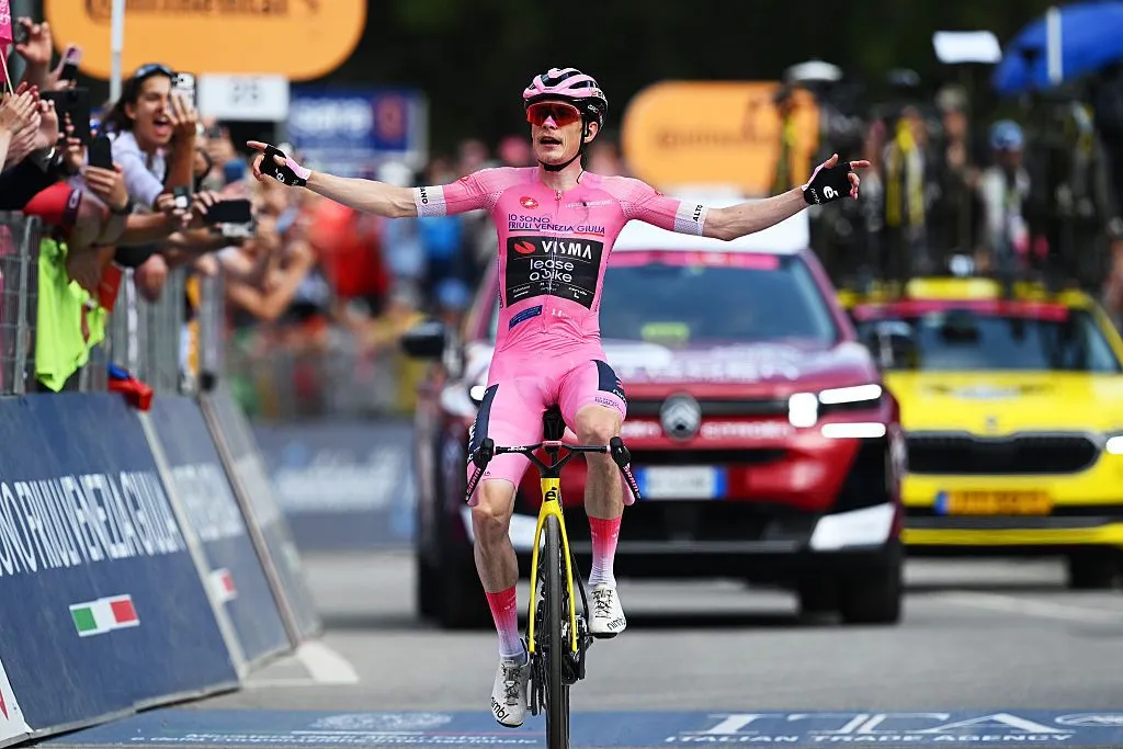 Jonas Vingegaard Dominates Giro d'Italia Stage 16 with Solo Victory