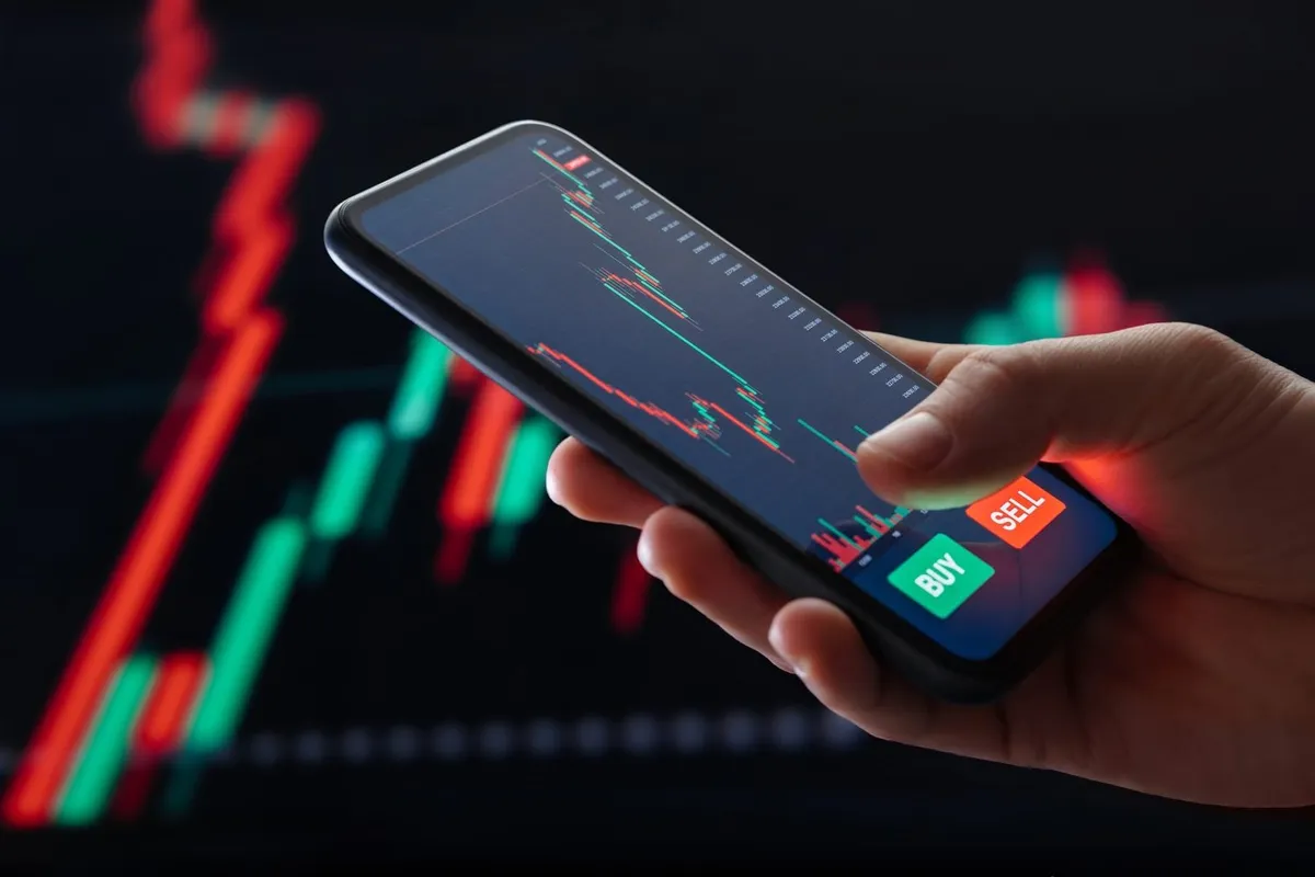 XRP's 2026 Trajectory: Navigating Volatility and Regulatory Clarity for Investors