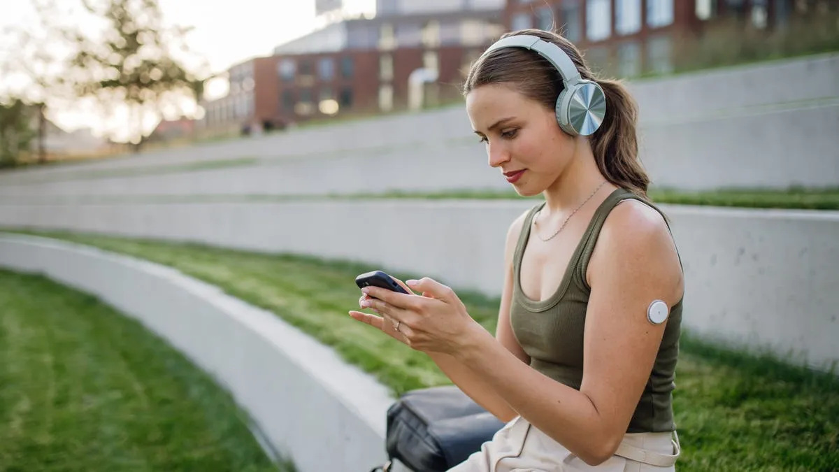Continuous Glucose Monitors: A Comprehensive Guide to 2024's Top Devices