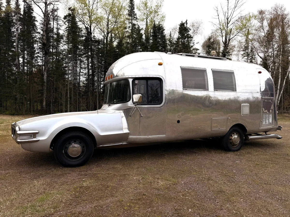 The Airnado: A 1969 Oldsmobile Toronado Meets an Airstream for a Unique Motorhome