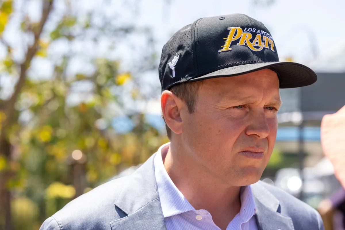 AI Political Ads Falter in Los Angeles Mayoral Race, Highlighting Efficacy Gap