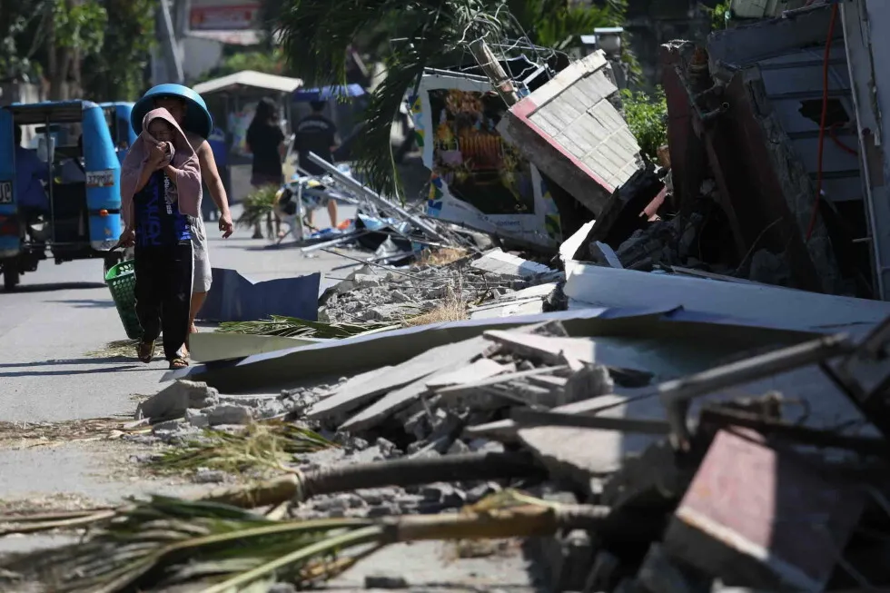 Philippine Town Pleads for Air Support Amidst Post-Earthquake Hunger Crisis
