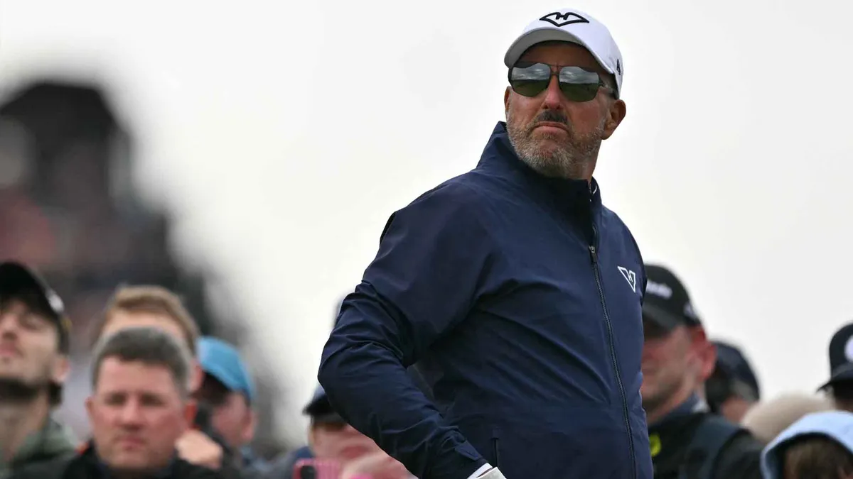 Phil Mickelson Accused of Inappropriate Contact at Golf Club, Membership Revoked